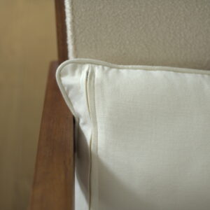 Coussin "Ayse" crème et rose, fait-main en laine